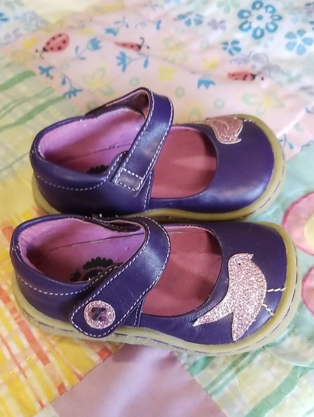 Livie & Luca Purple Leather Mary Janes with Pink Glitter Bird Size 4 Pio Pio